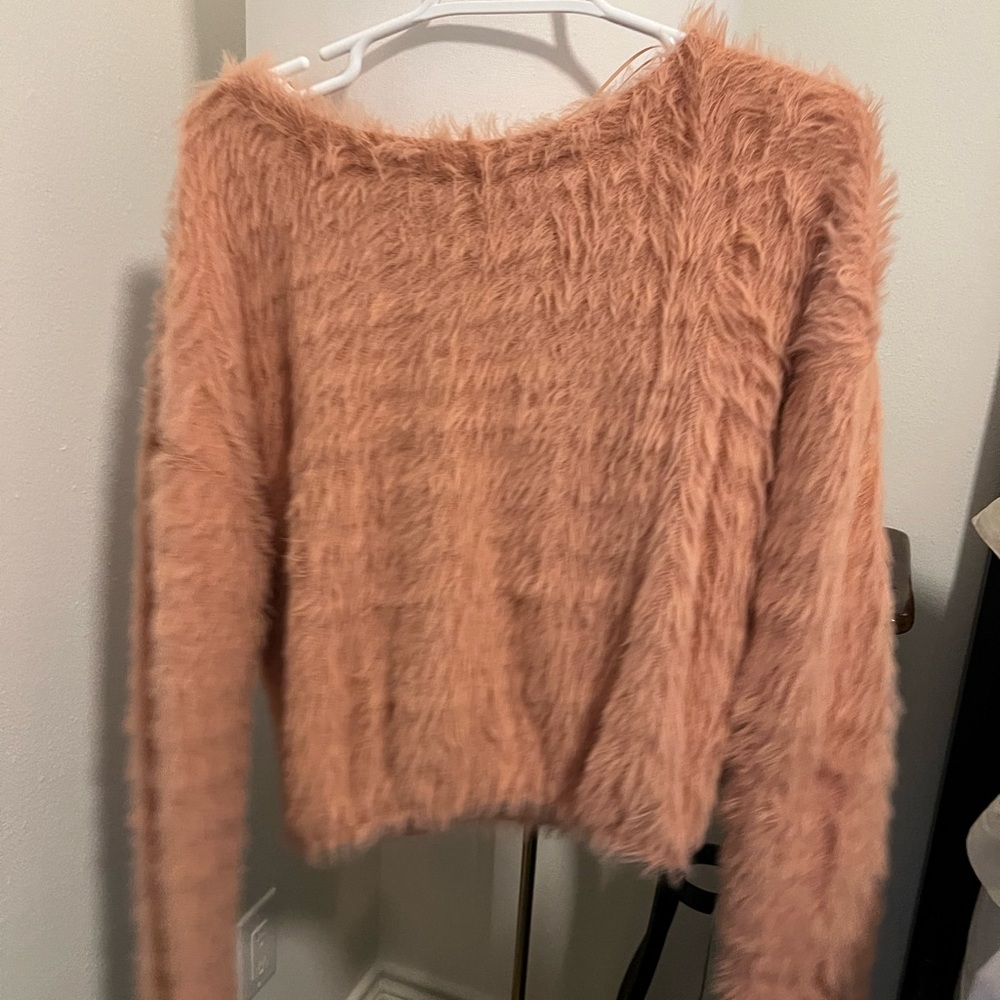zara-fuzzy-crewneck-sweaters light pink